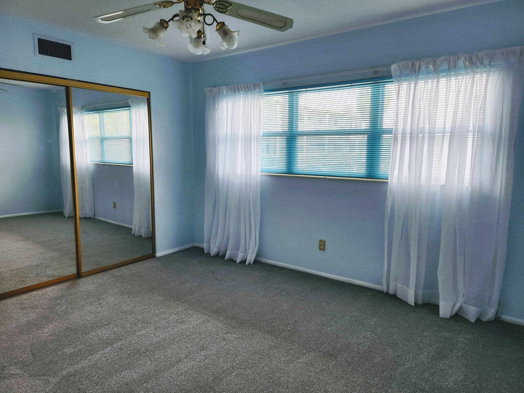 Guest bedroom - 2380 World Parkway Blvd