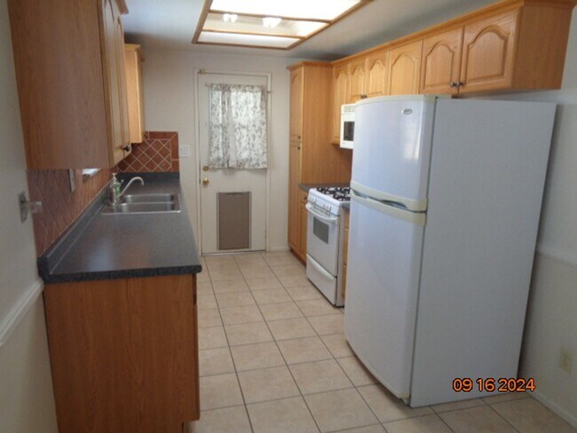 Building Photo - West Lancaster Home Offering 1383 sq. ft.