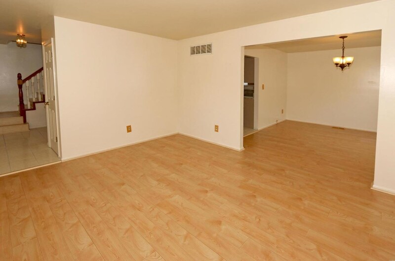 Building Photo - 1021 Sweepstakes Ln