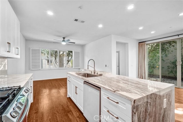 Building Photo - 519 S Melrose St