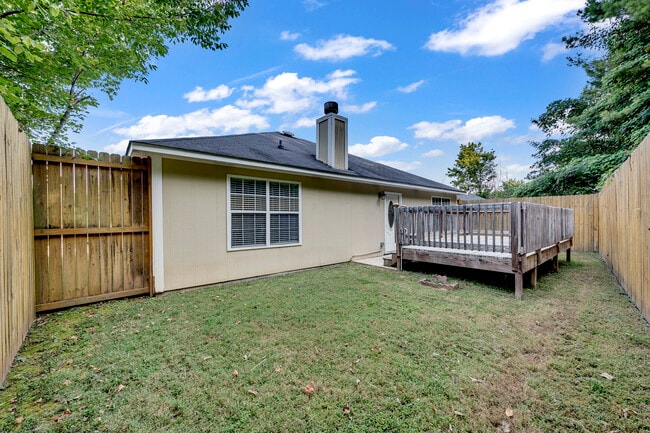 Building Photo - 6745 Lakes Edge Ln