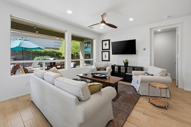 Building Photo - 51811 Golden Eagle Dr