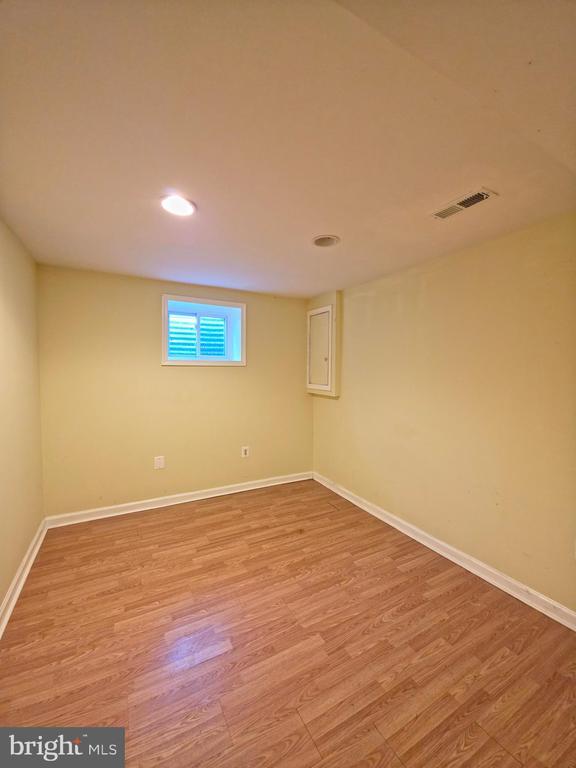 Building Photo - 200 Hardy Pl