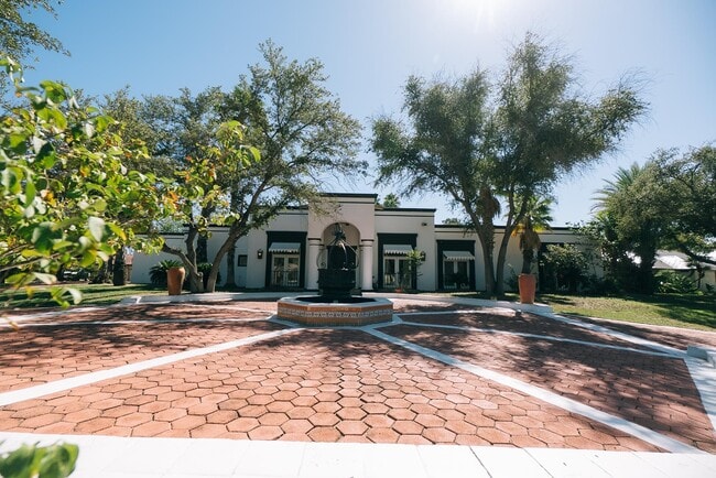 Building Photo - 415 Merlin Rd