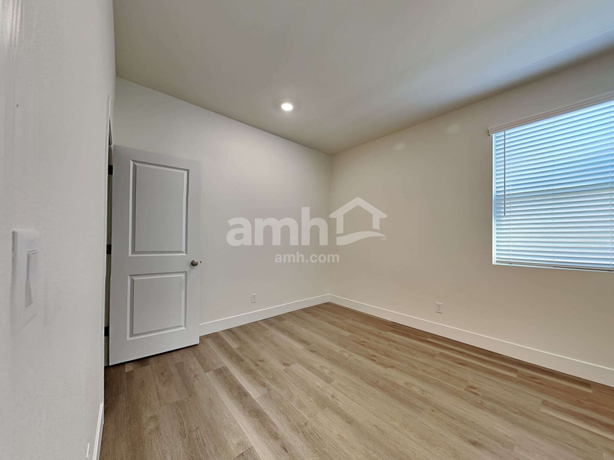 Building Photo - 545 Silverbell Fls Pl