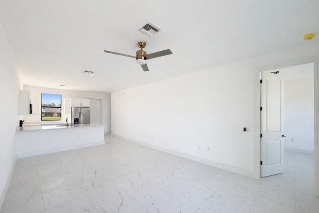 Building Photo - 1125-1127 Homer Ave S