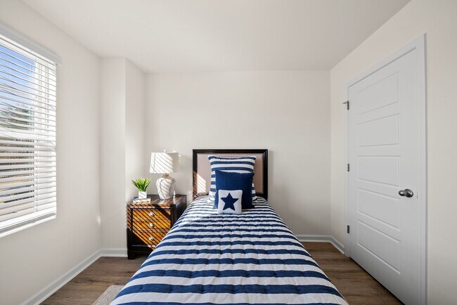 Building Photo - BRAND NEW 3 Bed 2.5 bathroom townhomes in Wake Forest!