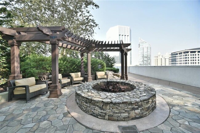 Building Photo - 3324 Peachtree Rd