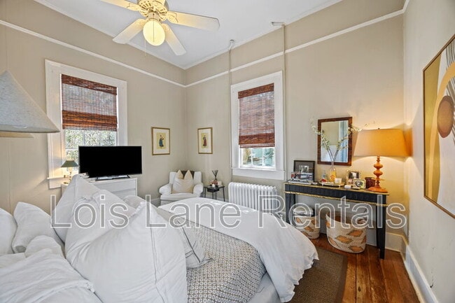 Building Photo - 139 1/2 Broad Street