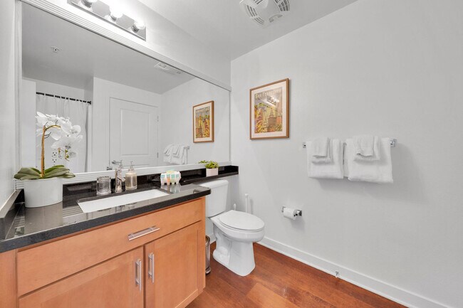 Building Photo - 355 Berry St