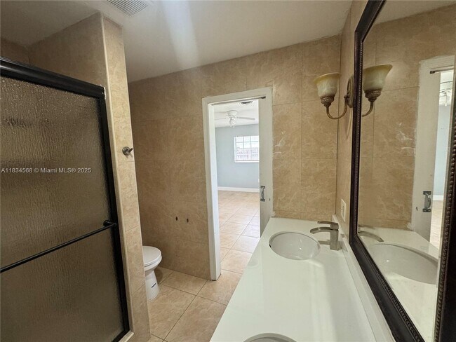Building Photo - 115 Sierra Dr