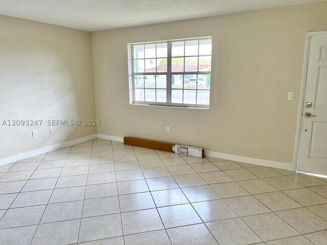Building Photo - 1175 W 33rd St