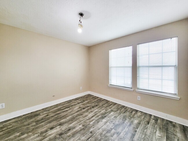 Building Photo - 714 Yawl Ct