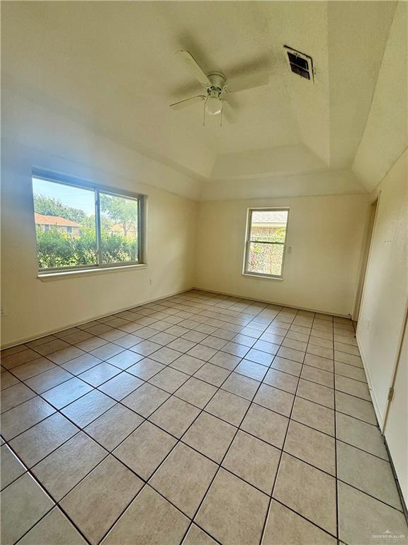 Building Photo - 1002 W Burney Dr
