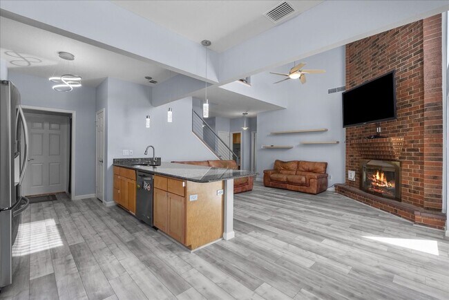 Building Photo - 1016 Glenshannon Ave