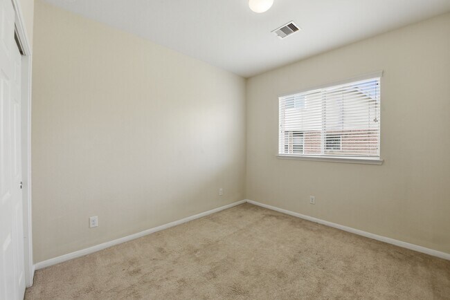 Building Photo - 20126 Graphite Canyon Ct