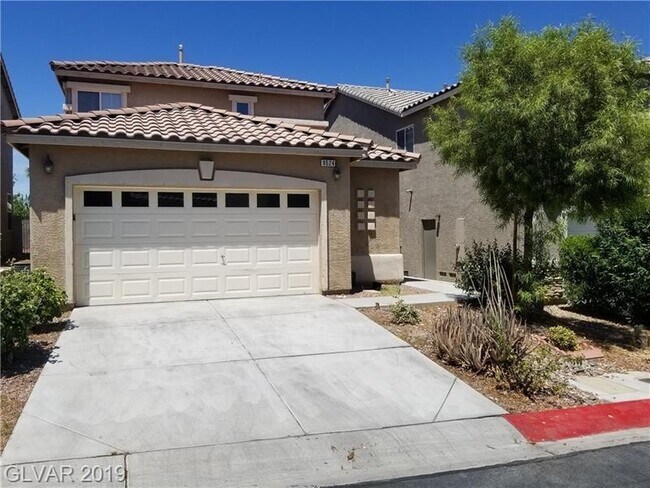 Building Photo - **$350 OFF 1ST MONTH RENT** Centennial Hil...