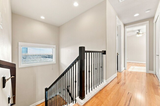 Building Photo - 401 Zennia St