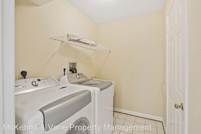 Building Photo - 4 br, 3.5 bath House - 3109 Nestling Pine Ct