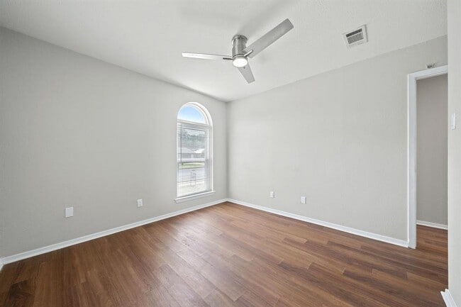 Building Photo - 1810 Mearns Meadow Blvd