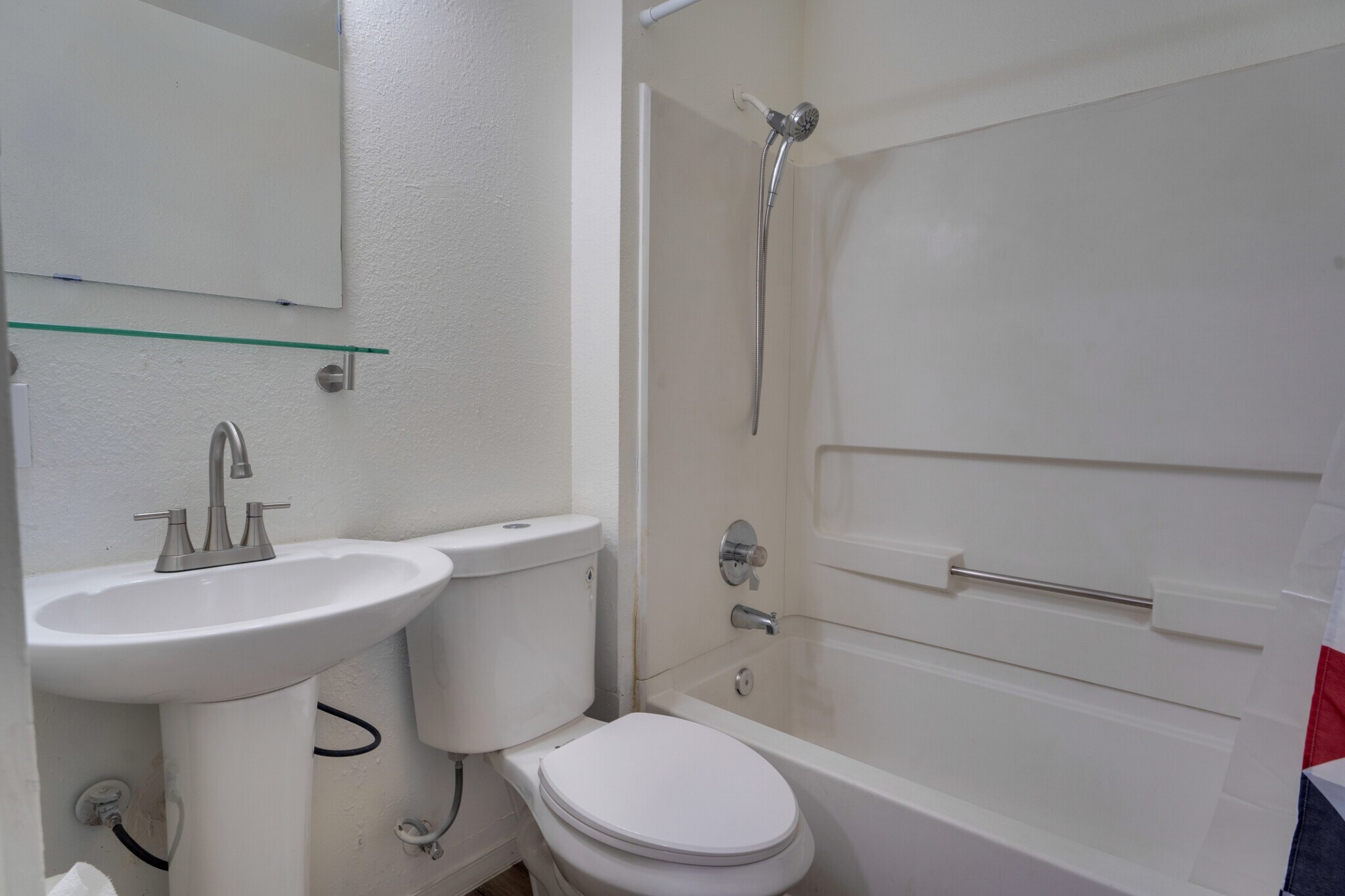 Bathroom #1 - 2919 SE 90th Pl