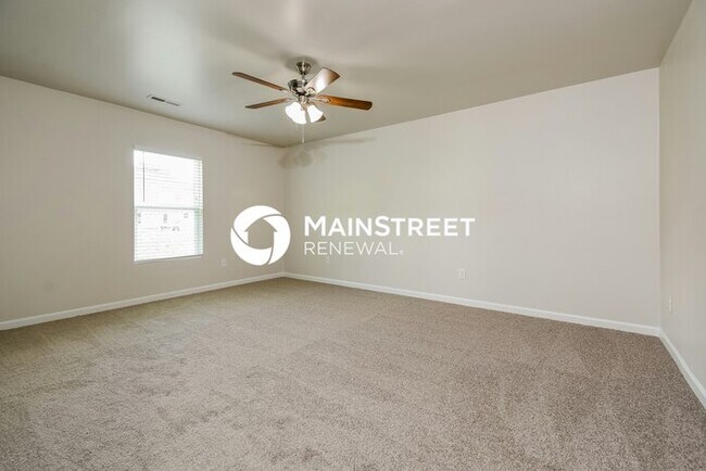 Building Photo - 4 Bedroom Pet-Friendly Home in Greensboro, NC with Main Street Renewal