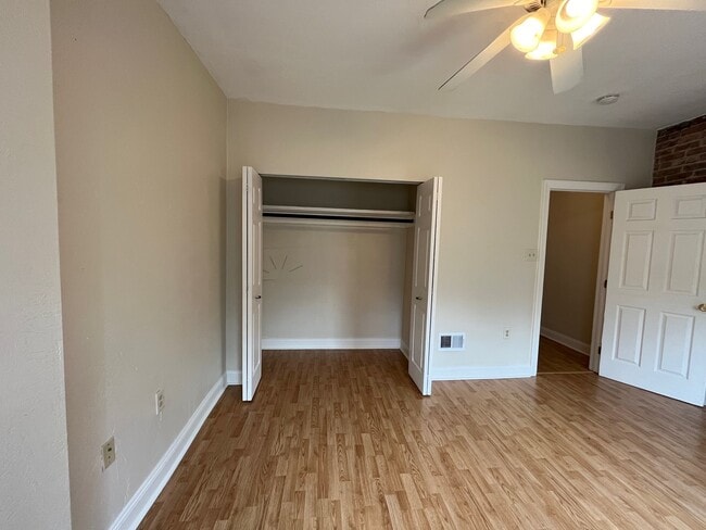 Building Photo - 350 Ophelia St