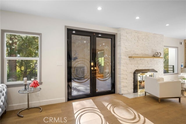 Building Photo - 2065 E Altadena Dr