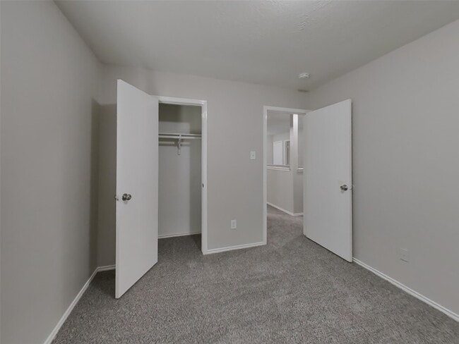 Building Photo - 3703 Bent Springs Ln