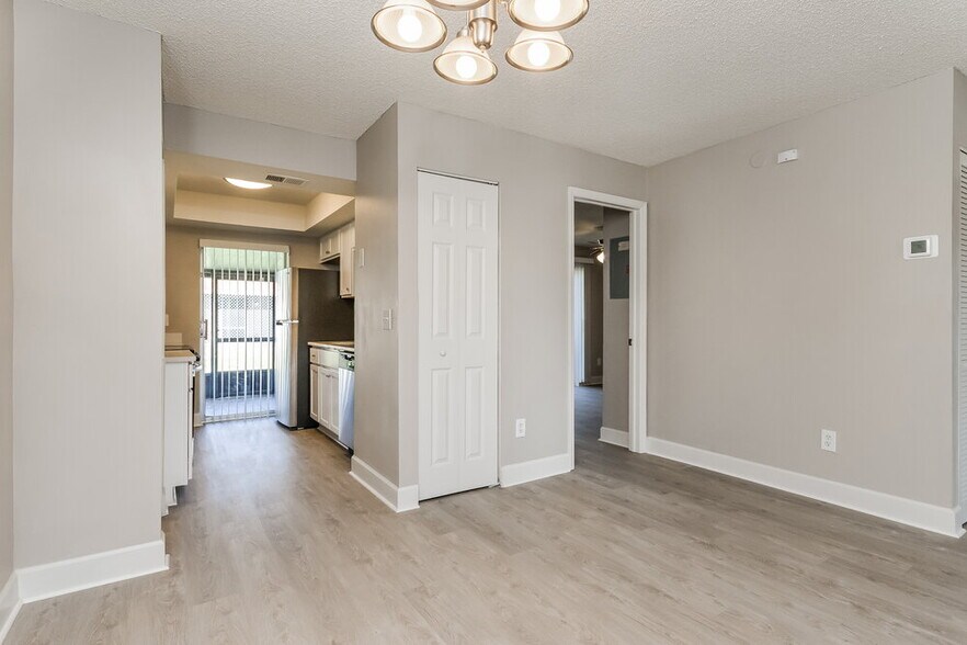 Building Photo - 16 Las Brisas Way