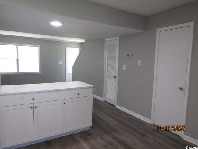 Building Photo - 1703 Fawn Vista Dr N