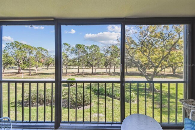 Building Photo - 2700 Cove Cay Dr