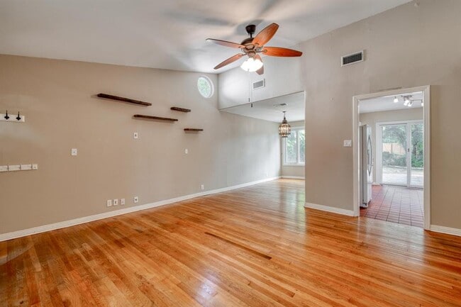 Building Photo - 1404 Juliet St