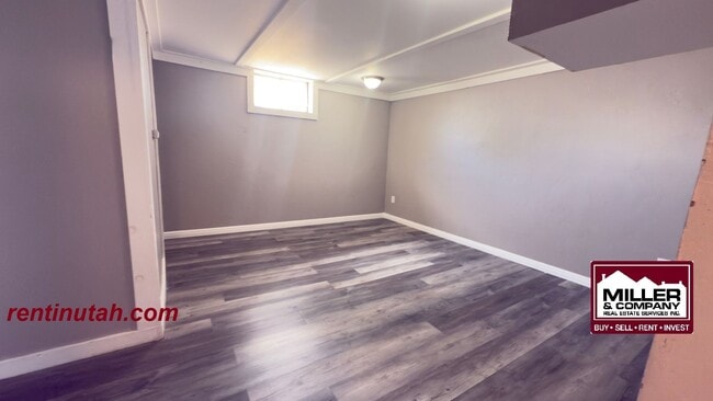 Building Photo - 1625 Paradise Ln