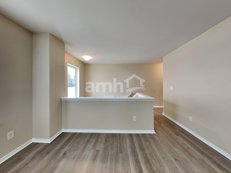 Building Photo - 84 Yarmouth Dr