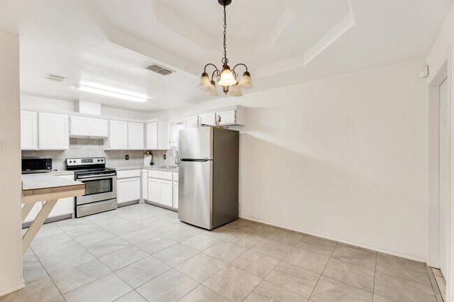 Building Photo - 823 Witherspoon Loop
