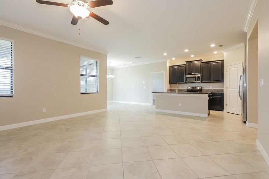 Building Photo - 9902 Ivory Dr