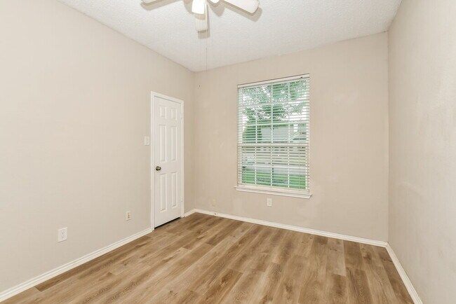 Building Photo - 426 Wheatridge Ave