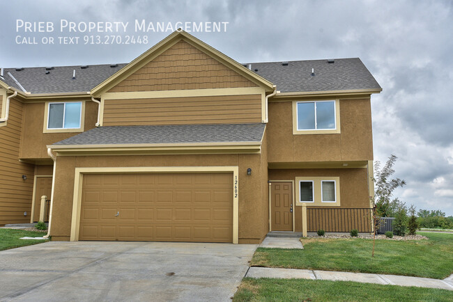 Building Photo - Parkview Townhome - UNIT RENTED