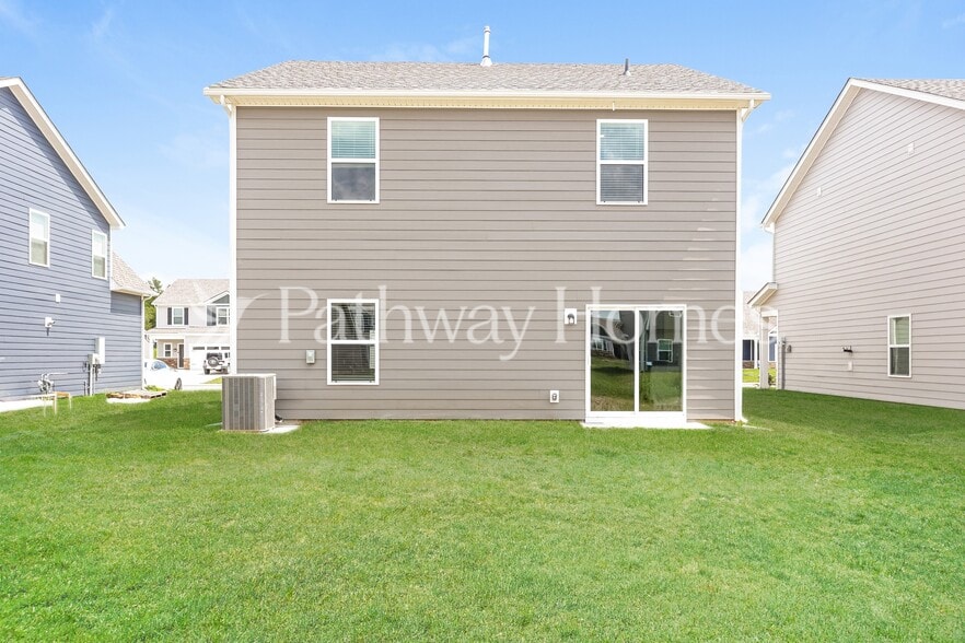 Building Photo - 3440 Quintana Dr