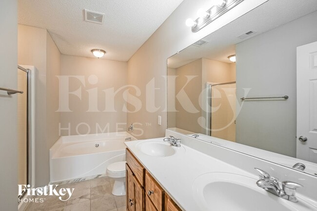 Building Photo - 1000 Golden Aspen Dr