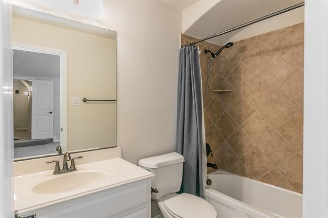 Building Photo - 2732 Waverley Dr