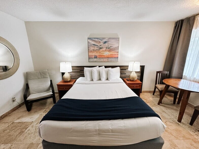 Building Photo - 3215 NE 7th St