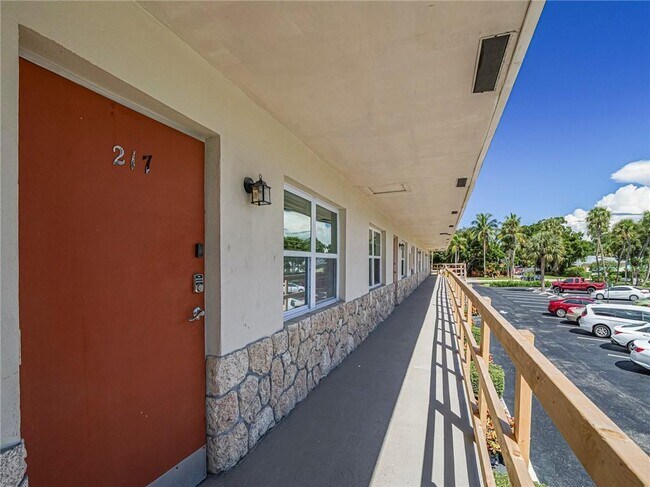 Building Photo - 923 22nd Pl