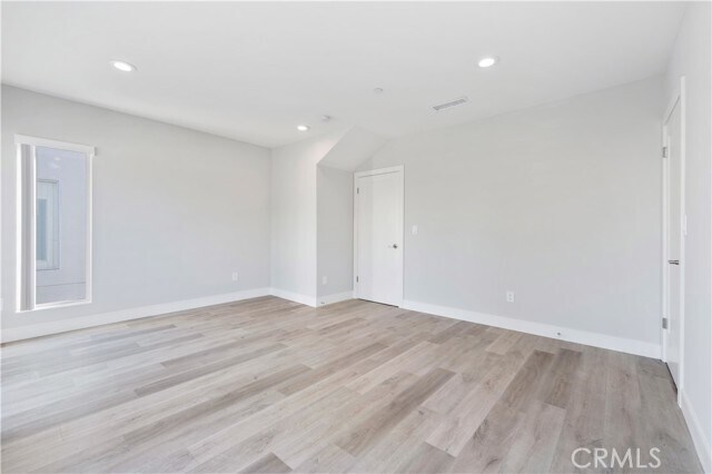 Building Photo - 2733 S La Brea Ave