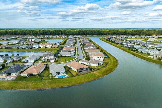 Building Photo - 15964 Whippoorwill Cir