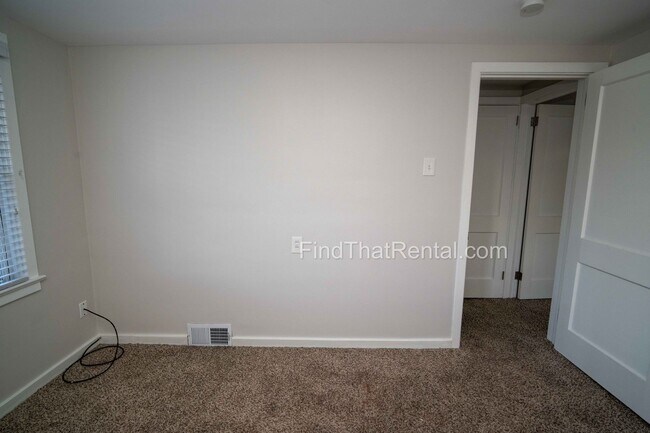 Building Photo - 805 Hamilton St