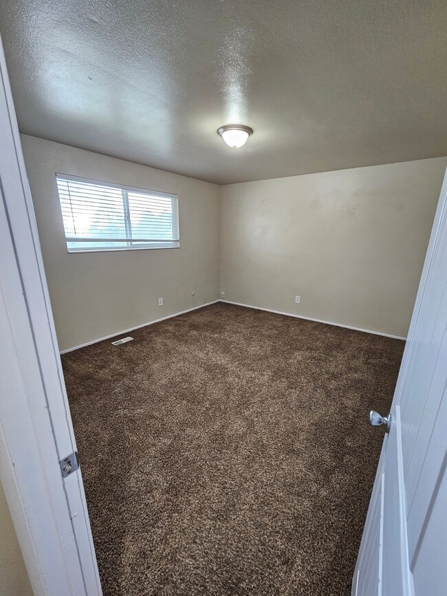 Building Photo - 3963 Dimrall Dr