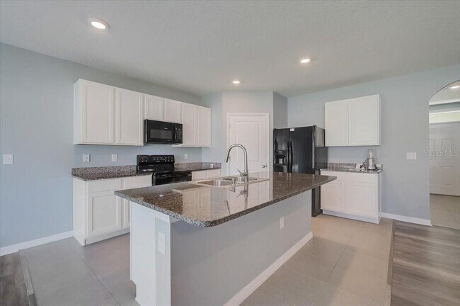 Building Photo - 3919 Willow Branch Pl