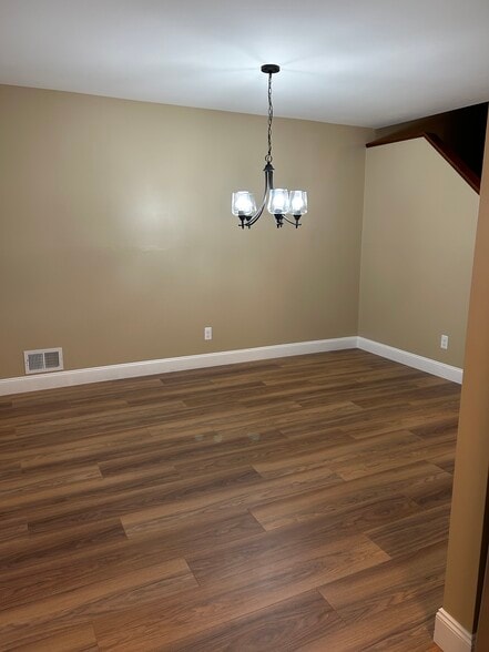 Building Photo - 13 Inwood Ter